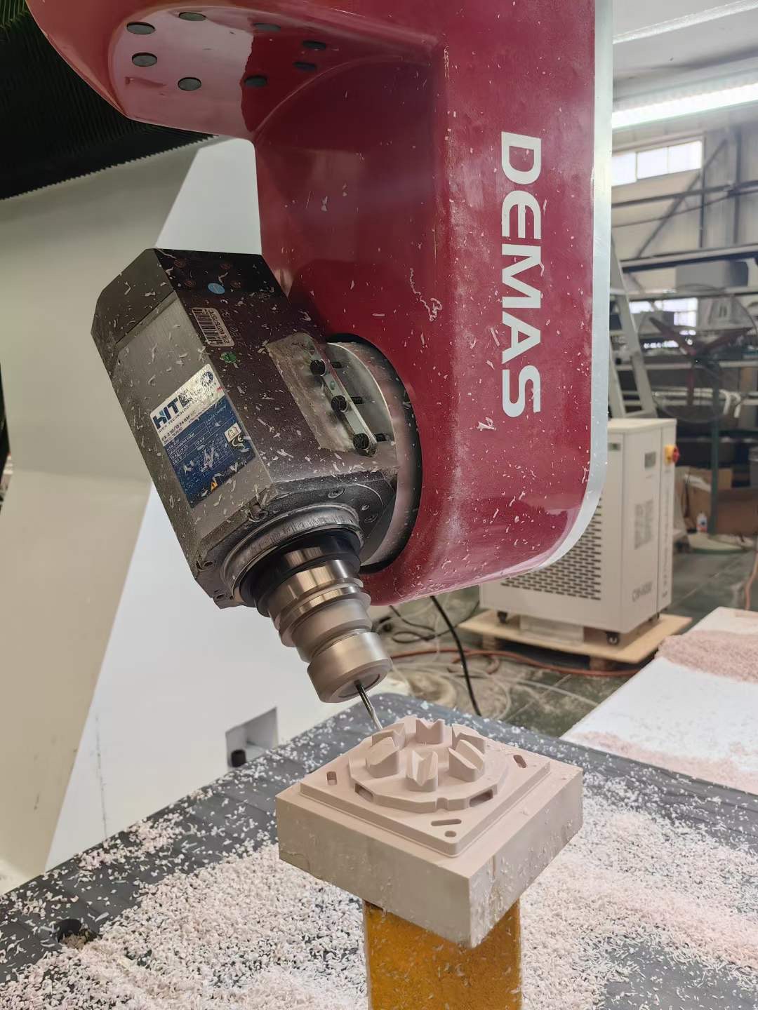 5 axis cnc for new energy parts 