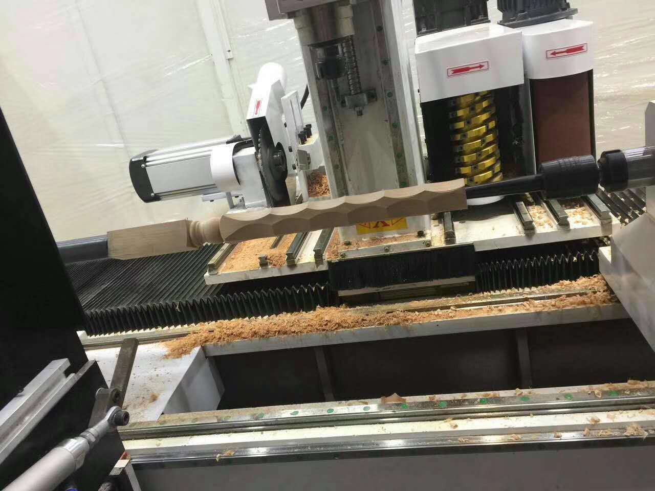 2020 hot sale automatic feeding cnc wood lathe center for curved wood
